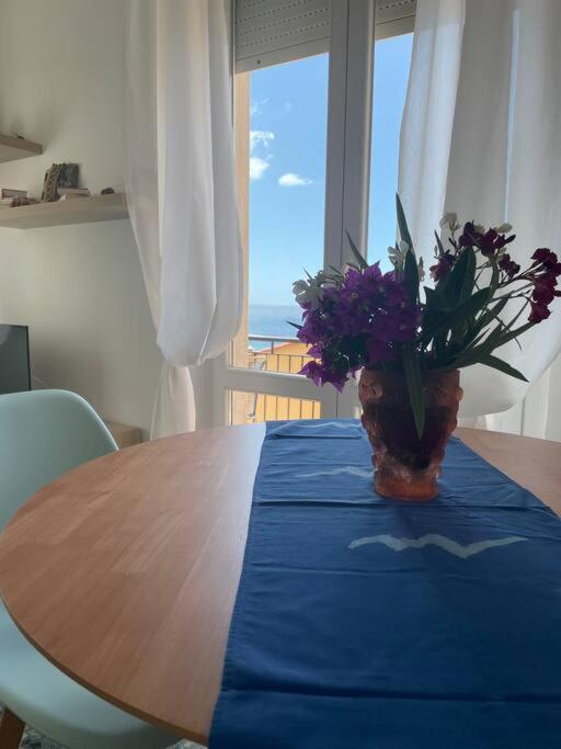2-Bedroom Sunny Sea View With Balcony, La Casa Di Christine 蒙特罗索阿尔马雷 外观 照片
