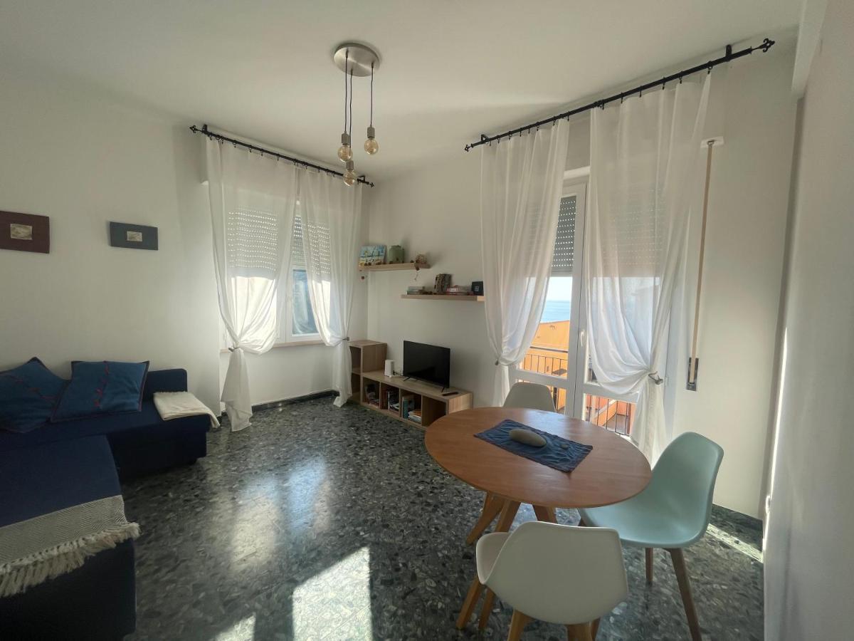 2-Bedroom Sunny Sea View With Balcony, La Casa Di Christine 蒙特罗索阿尔马雷 外观 照片