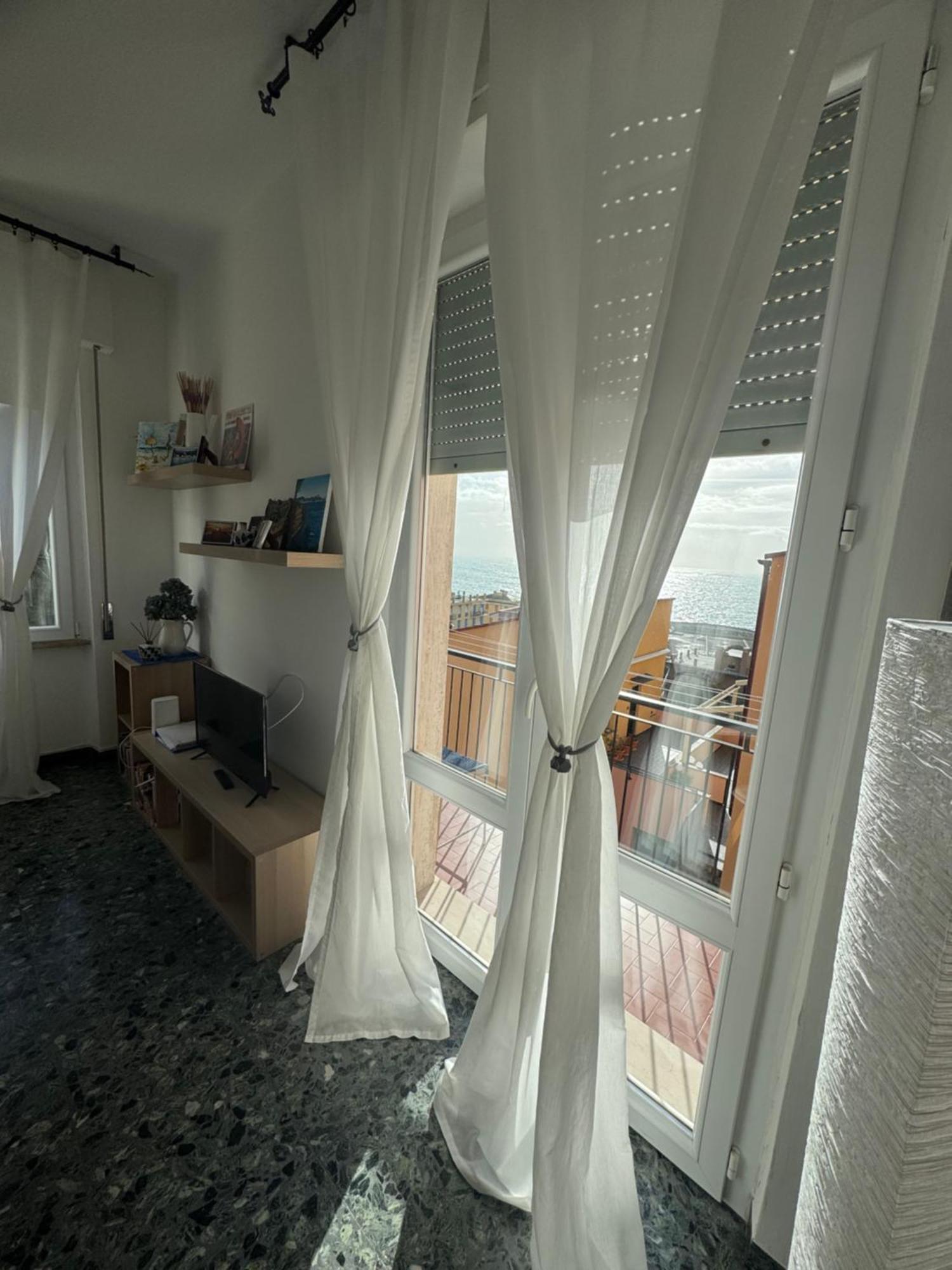 2-Bedroom Sunny Sea View With Balcony, La Casa Di Christine 蒙特罗索阿尔马雷 外观 照片